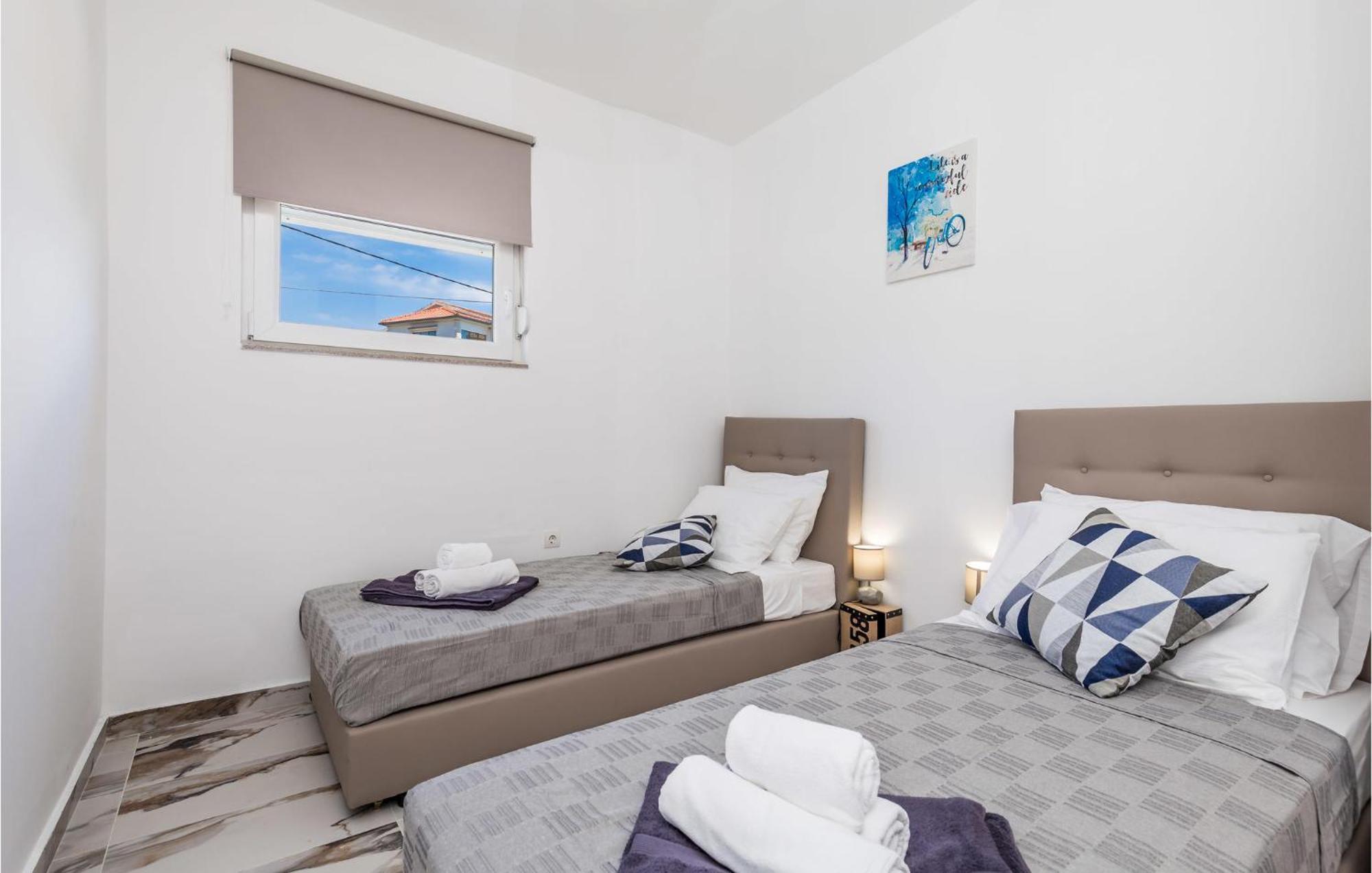 2 Bedroom Amazing Apartment In リエカ エクステリア 写真