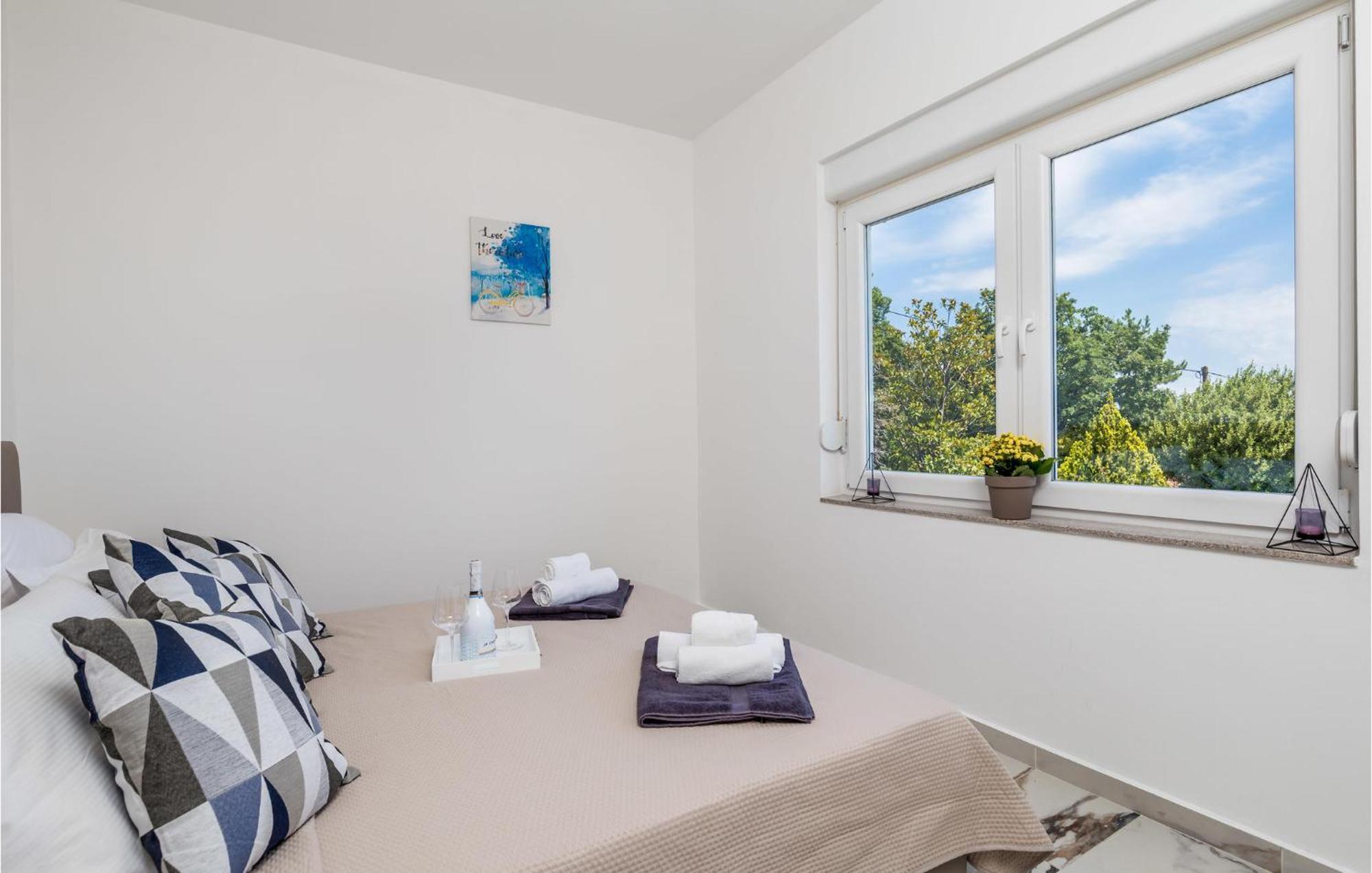 2 Bedroom Amazing Apartment In リエカ エクステリア 写真